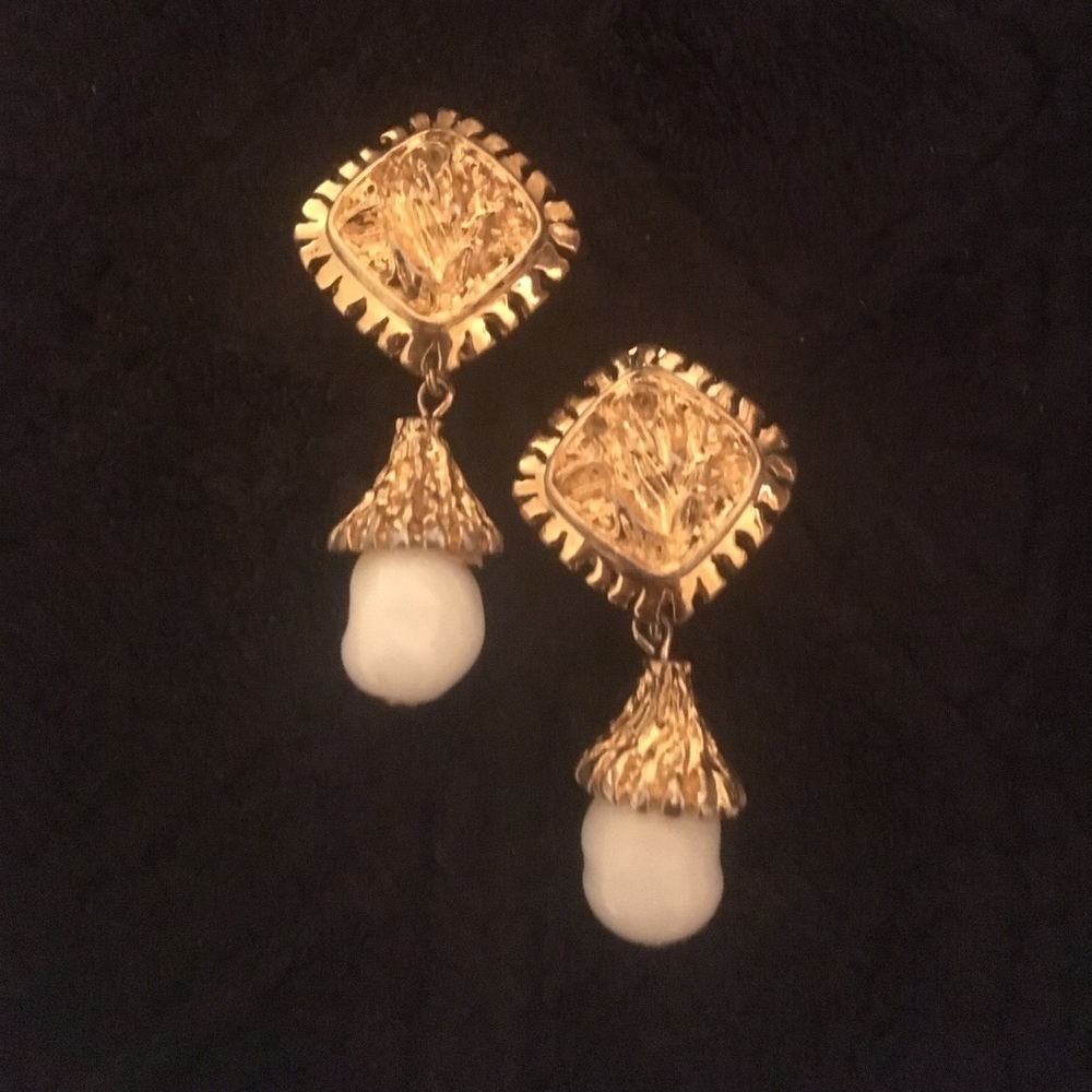 ‼️SALE ‼️ St John Pearl Earrings